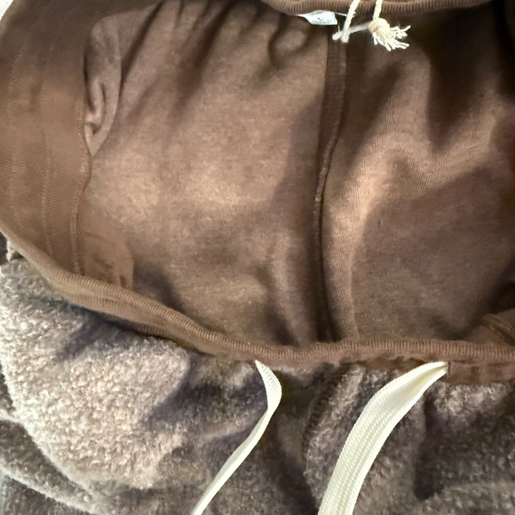 FEAT- The BlanketBlend™ Joggers - Limited PINECONE - Picture 6 of 12